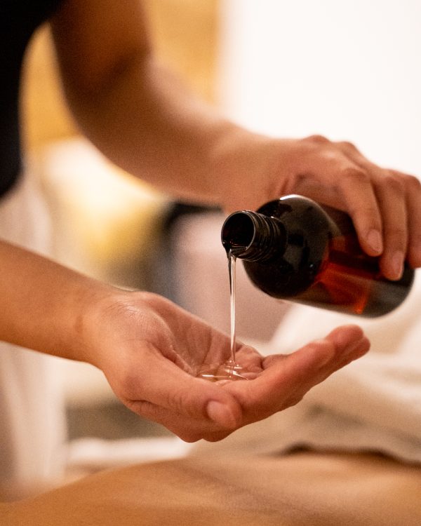 Premium Hot Oil Full Body Massage